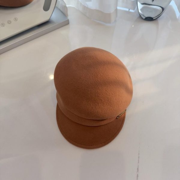 Burberry Autunno/Inverno Nuovo Cappello da equitazione irregolare, Cappello in feltro di lana 100% di alta qualità (UKM83)
