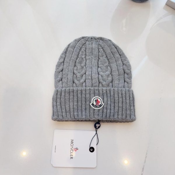 repliche,replica,perfette,siti di,affidabili,migliori siti,dove comprare,1:1,scarpe da ginnastica Berretto in lana lavorato a maglia a trecce Moncler autunno/inverno (7C41S)