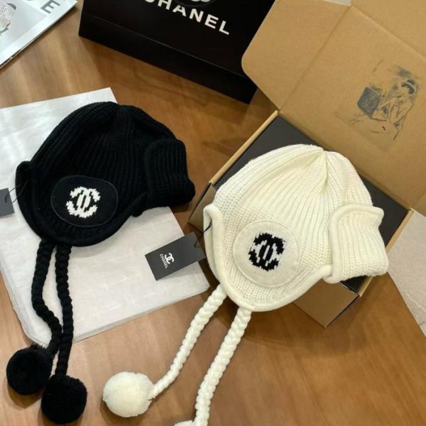 repliche,replica,perfette,siti di,affidabili,migliori siti,dove comprare,1:1,scarpe da ginnastica Cappello CHANEL 25N Lei Feng Cappello lavorato a maglia con paraorecchie (NGVLY)