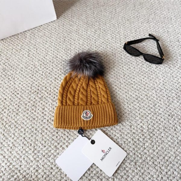 Cappello in maglia di lana da donna Moncler autunno/inverno con morbida e calda texture in cashmere (3XJYK)