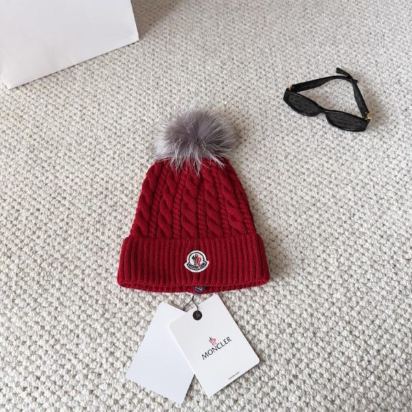 Cappello in maglia di lana da donna Moncler autunno/inverno con morbida e calda texture in cashmere (L9G64)