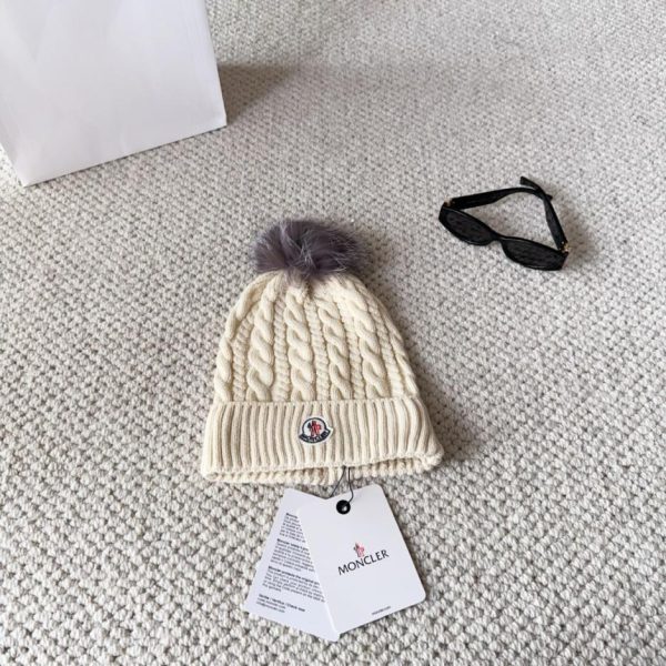 Cappello in maglia di lana da donna Moncler autunno/inverno con morbida e calda texture in cashmere (U03WA)