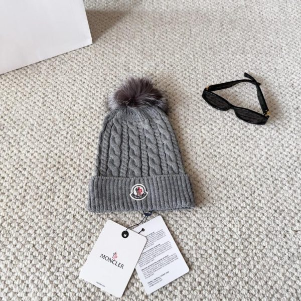 Cappello in maglia di lana da donna Moncler autunno/inverno con morbida e calda texture in cashmere (UG98Y)