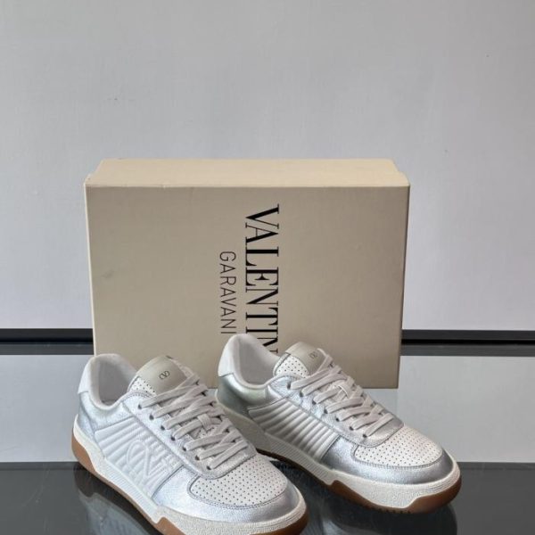 repliche,replica,perfette,siti di,affidabili,migliori siti,dove comprare,1:1,scarpe da ginnastica Nuove sneakers basse Valentino (9B6Q6)