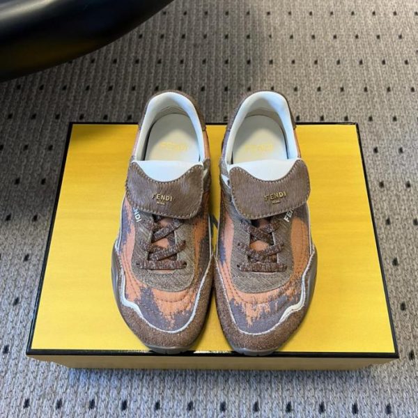 repliche,replica,perfette,siti di,affidabili,migliori siti,dove comprare,1:1,scarpe da ginnastica Sneakers basse Fendi in stile retrò con finiture in pelle scamosciata e pelle (8FG24)