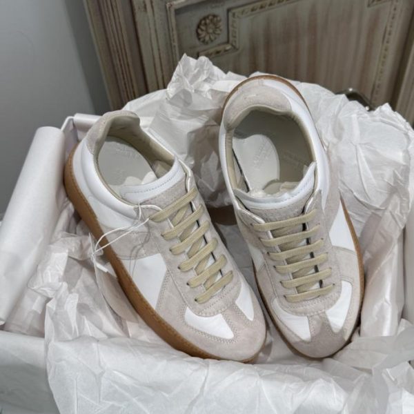 MM6 Margiela prosegue la sua popolare tendenza delle scarpe da ginnastica basse tedesche (WBO2H).