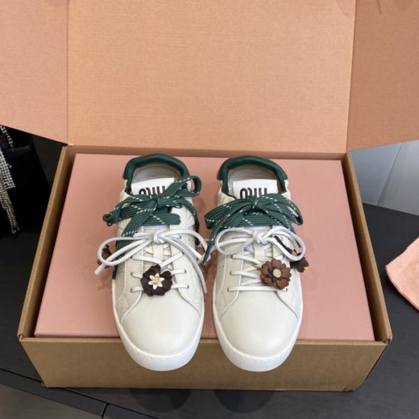 repliche,replica,perfette,siti di,affidabili,migliori siti,dove comprare,1:1,scarpe da ginnastica Sneakers Miu Miu Biscuit con suola sottile, novità primavera/estate, sneakers casual bianche con lacci in stile britannico (214DH)