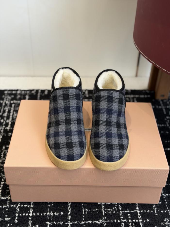 repliche,replica,perfette,siti di,affidabili,migliori siti,dove comprare,1:1,scarpe da ginnastica Collezione autunno/inverno Miu Miu: stivaletti in lana, stivali da neve, scarpe pelose (IDUWK) repliche,replica,perfette,siti di,affidabili,migliori siti,dove comprare,1:1,scarpe da ginnastica Collezione autunno/inverno Miu Miu: stivaletti in lana, stivali da neve, scarpe pelose (IDUWK)