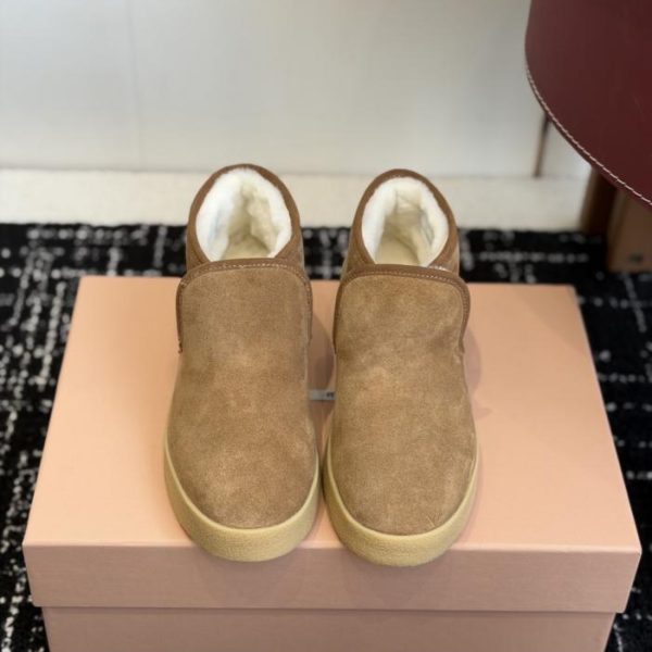 repliche,replica,perfette,siti di,affidabili,migliori siti,dove comprare,1:1,scarpe da ginnastica Collezione autunno/inverno Miu Miu: stivaletti in lana, stivali da neve, scarpe pelose (OJXVM)