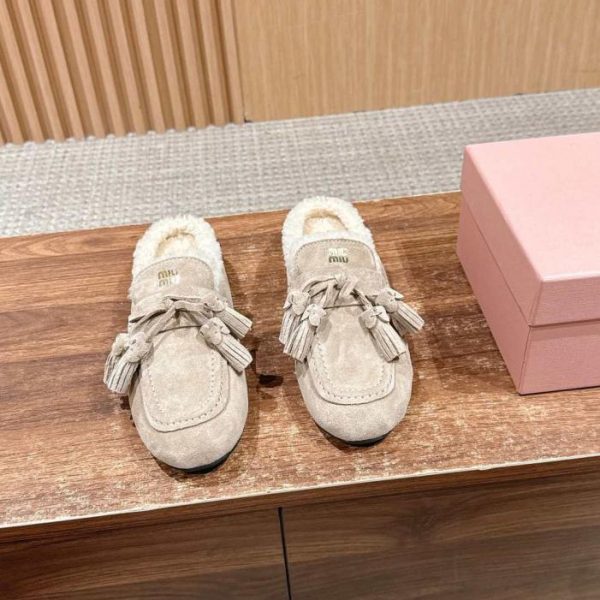 repliche,replica,perfette,siti di,affidabili,migliori siti,dove comprare,1:1,scarpe da ginnastica Miu Miu Autunno/Inverno: Mocassini slip-on con nappe pelose (D3FHR)