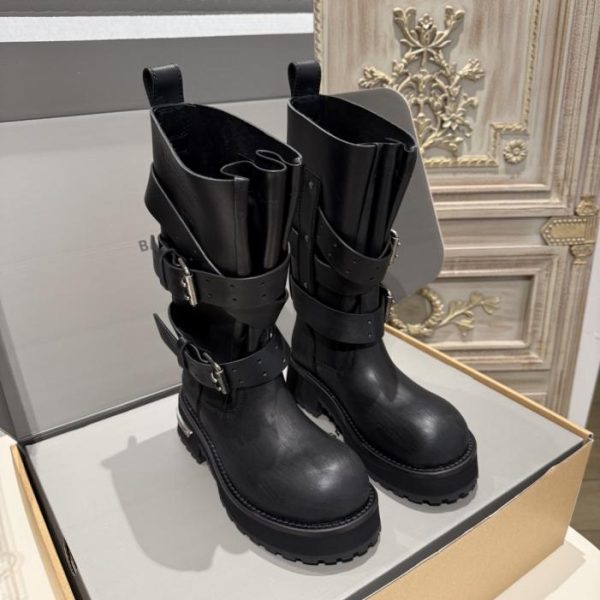 Balenciaga Premium Edition della serie Balenciaga Fall Venom Boots (3 anni, 9 ore)