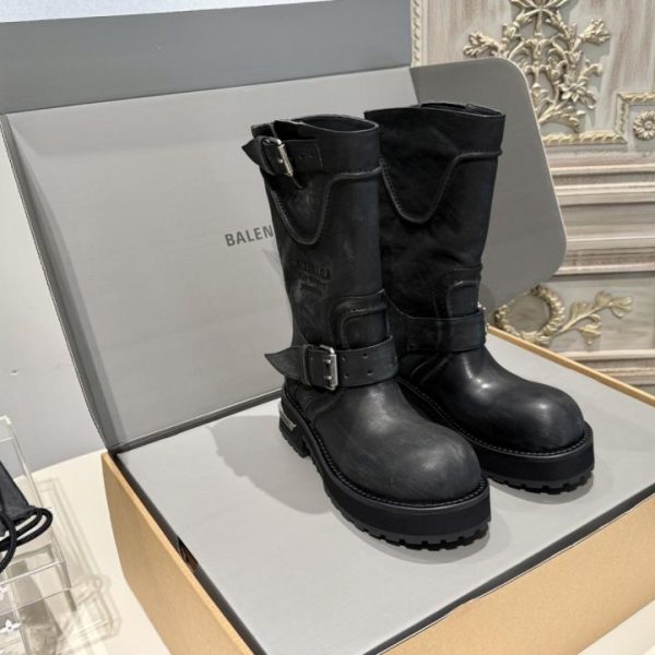 Balenciaga Top-Tier Edition della collezione autunnale Balenciaga Venom Boots (IUTYK)