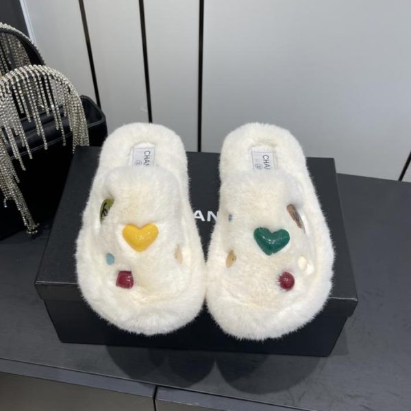 repliche,replica,perfette,siti di,affidabili,migliori siti,dove comprare,1:1,scarpe da ginnastica Pantofole Chanel Classic Double C in pelliccia per tutte le stagioni (BEB8N)