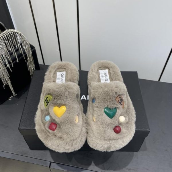 Pantofole Chanel Classic All-Season Double C in pelliccia (DTFZK)