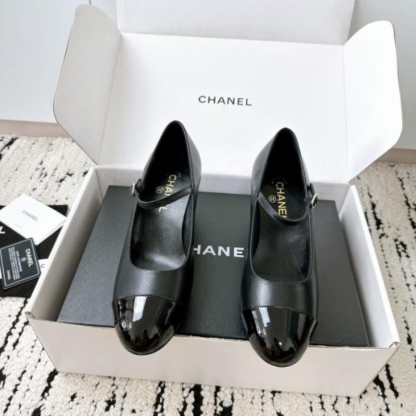 repliche,replica,perfette,siti di,affidabili,migliori siti,dove comprare,1:1,scarpe da ginnastica Scarpe col tacco Chanel di alta qualità con perle (6CEMA) disponibili tramite personal shopper (sito web ufficiale).