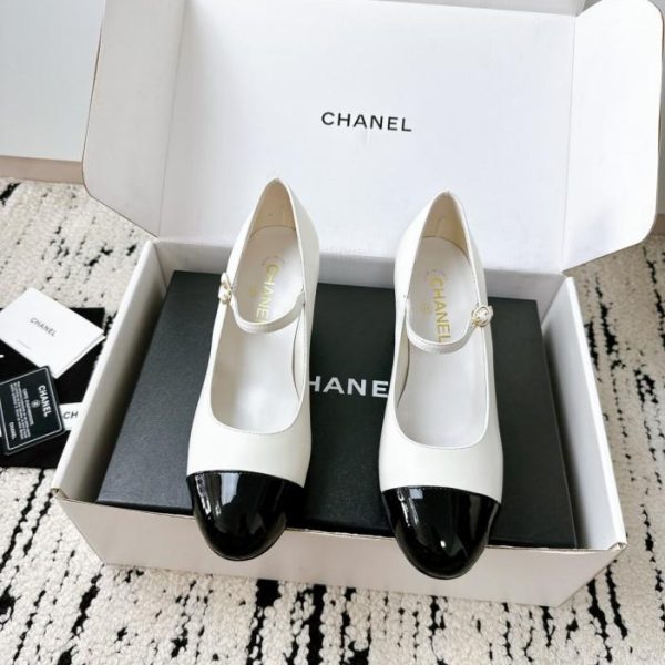 repliche,replica,perfette,siti di,affidabili,migliori siti,dove comprare,1:1,scarpe da ginnastica Scarpe con tacco Chanel di alta qualità con perle (ZXC88) acquistate direttamente dal sito ufficiale.