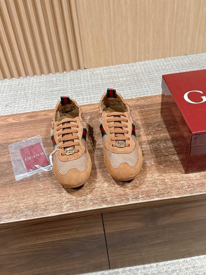 repliche,replica,perfette,siti di,affidabili,migliori siti,dove comprare,1:1,scarpe da ginnastica Sneakers da allenamento tedesche retrò da passerella GUCCI (JLO5J) repliche,replica,perfette,siti di,affidabili,migliori siti,dove comprare,1:1,scarpe da ginnastica Sneakers da allenamento tedesche retrò da passerella GUCCI (JLO5J)