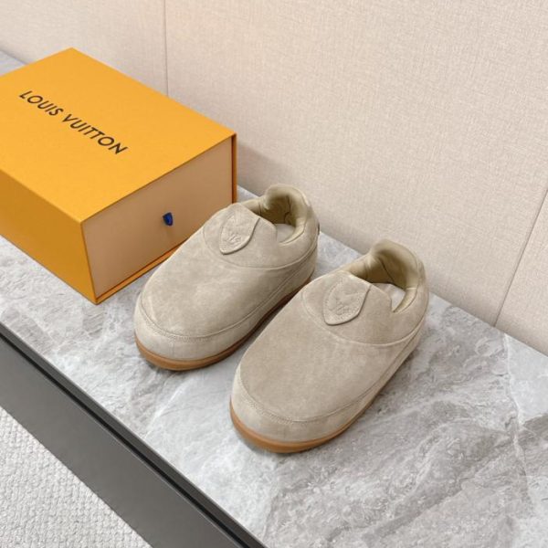 repliche,replica,perfette,siti di,affidabili,migliori siti,dove comprare,1:1,scarpe da ginnastica L’ultima collezione di LOUIS VUITTON presentata in passerella, i mocassini YETI Chubby (UKQ75), sono adorabilmente brutti.
