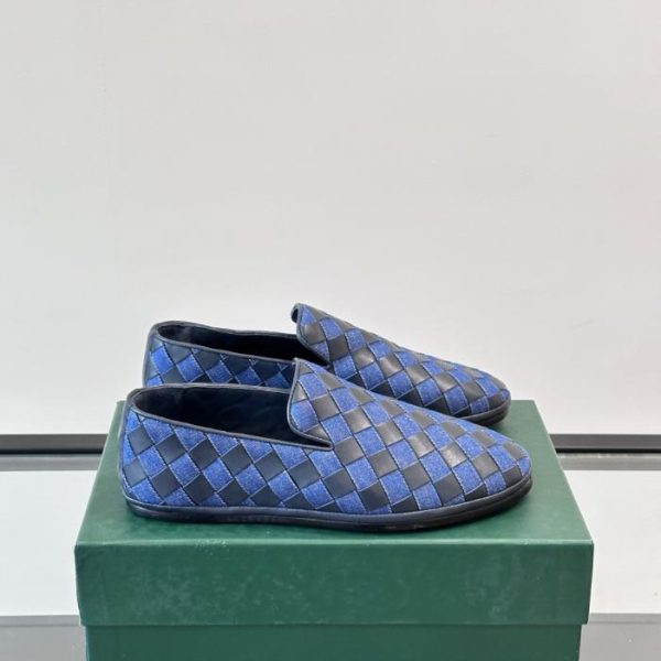 repliche,replica,perfette,siti di,affidabili,migliori siti,dove comprare,1:1,scarpe da ginnastica Contatore / I nuovi mocassini casual slip-on da uomo di BV con suola in vera pelle, realizzati in morbida pelle di vitello e intrecciati a mano (JRNGK).