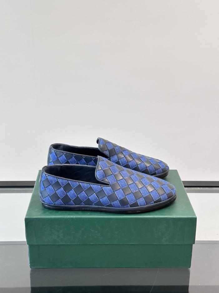 repliche,replica,perfette,siti di,affidabili,migliori siti,dove comprare,1:1,scarpe da ginnastica Contatore / I nuovi mocassini casual slip-on da uomo di BV con suola in vera pelle, realizzati in morbida pelle di vitello e intrecciati a mano (JRNGK).