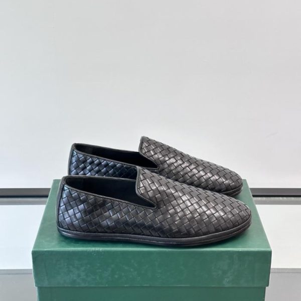 repliche,replica,perfette,siti di,affidabili,migliori siti,dove comprare,1:1,scarpe da ginnastica Contatore / Nuovi mocassini casual slip-on da uomo BV con suola in vera pelle, realizzati in morbida pelle di vitello e intrecciati a mano (KE7CY).