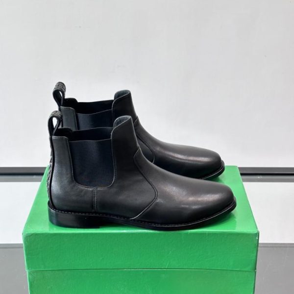 Contatore / Stivaletti Chelsea Bottega Veneta da coppia, realizzati in morbida e resistente pelle di vitello (VZE25).