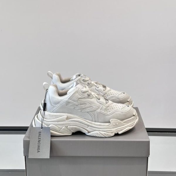 repliche,replica,perfette,siti di,affidabili,migliori siti,dove comprare,1:1,scarpe da ginnastica Contatore / La nuova Triple S di Balenciaga (C3VK7)