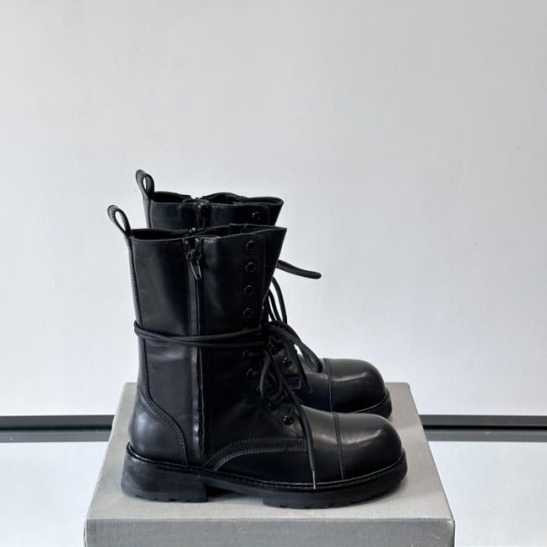 Contatore / Collezione Must-Have di Balenciaga: stivali da coppia in stile dark (NSX01)