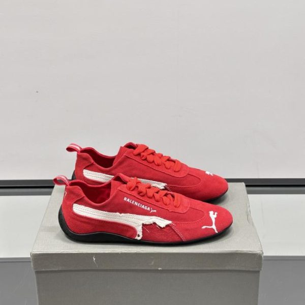 Contatore / Scarpe della collaborazione tra due coppie Balenciaga x Puma (6BOZE)
