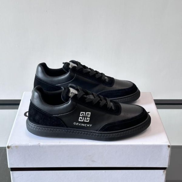 repliche,replica,perfette,siti di,affidabili,migliori siti,dove comprare,1:1,scarpe da ginnastica Contatore / Sneakers basse casual da uomo GIVENCHY, in pelle pieno fiore, logo 4G ricamato sulla linguetta (O60LG)