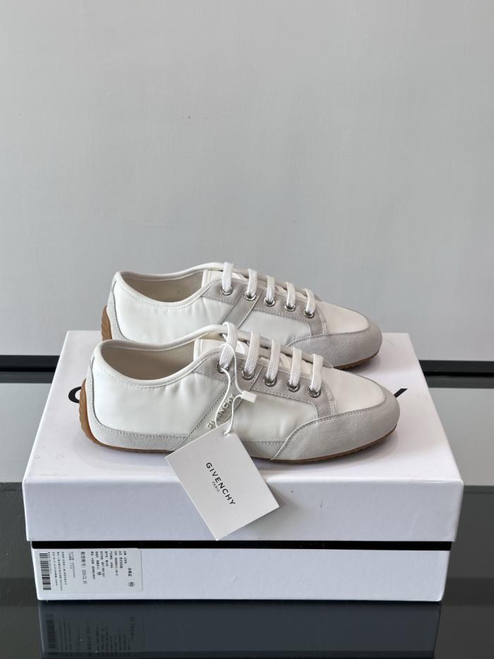 repliche,replica,perfette,siti di,affidabili,migliori siti,dove comprare,1:1,scarpe da ginnastica Contatore / La prima collezione di scarpe casual della direttrice artistica di Givenchy, Sarah Burton (0KA6H) repliche,replica,perfette,siti di,affidabili,migliori siti,dove comprare,1:1,scarpe da ginnastica Contatore / La prima collezione di scarpe casual della direttrice artistica di Givenchy, Sarah Burton (0KA6H)