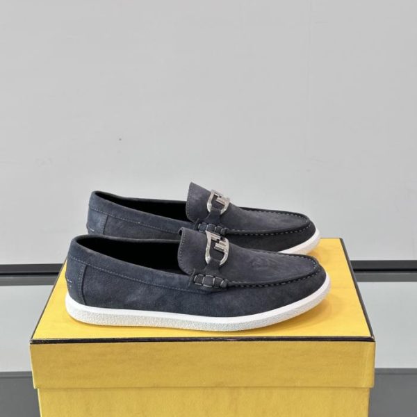 repliche,replica,perfette,siti di,affidabili,migliori siti,dove comprare,1:1,scarpe da ginnastica Contatore / Scarpe da uomo in pelle, eleganti e casual, di alta qualità Fendi (JJU17)