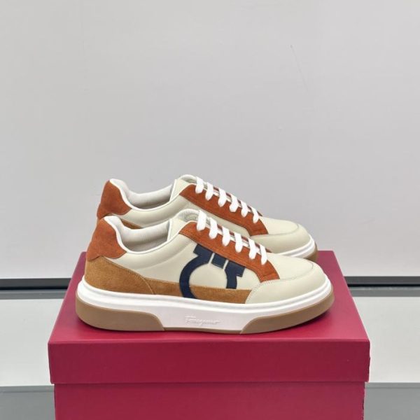 repliche,replica,perfette,siti di,affidabili,migliori siti,dove comprare,1:1,scarpe da ginnastica Contatore / Le nuove sneakers casual patchwork da uomo di Ferragamo (OSEAS)