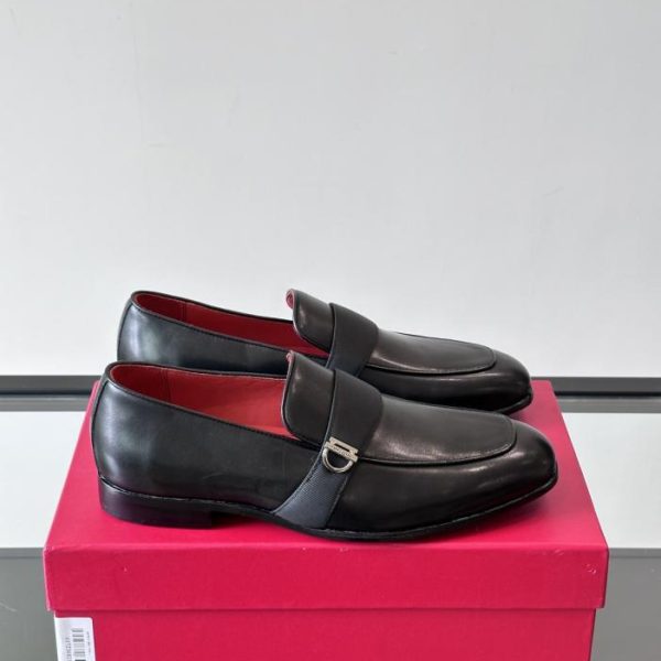 repliche,replica,perfette,siti di,affidabili,migliori siti,dove comprare,1:1,scarpe da ginnastica Contatore / Scarpe da uomo eleganti e casual in pelle di alta gamma Ferragamo (ONVRA)