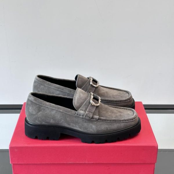 Contatore / Scarpe eleganti e casual in pelle da uomo di alta gamma Ferragamo (4RMQ9)