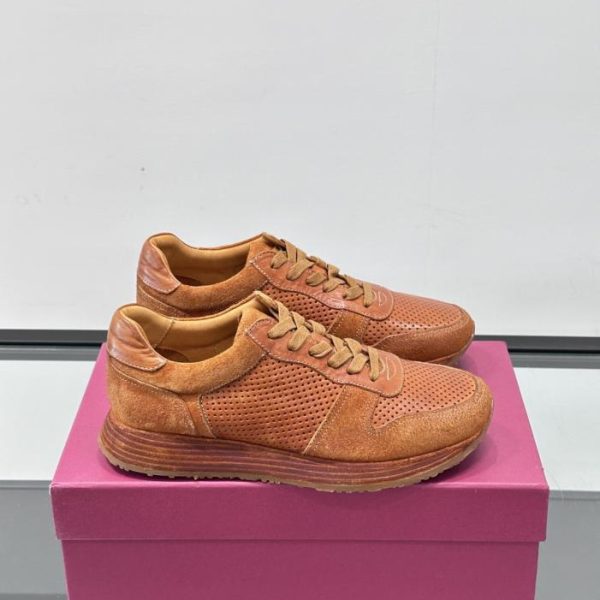 repliche,replica,perfette,siti di,affidabili,migliori siti,dove comprare,1:1,scarpe da ginnastica Contatore / Scarpe artigianali in edizione speciale Ferragamo, in pelle di cavallo lavata, dal design innovativo e alla moda (TRERB).