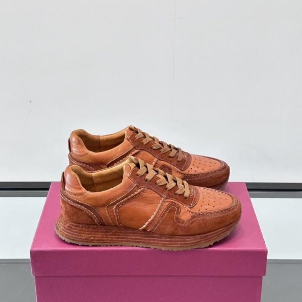repliche,replica,perfette,siti di,affidabili,migliori siti,dove comprare,1:1,scarpe da ginnastica Contatore / Scarpe artigianali in edizione speciale Ferragamo, in pelle di cavallo lavata, dal design innovativo e alla moda (RFLXN).