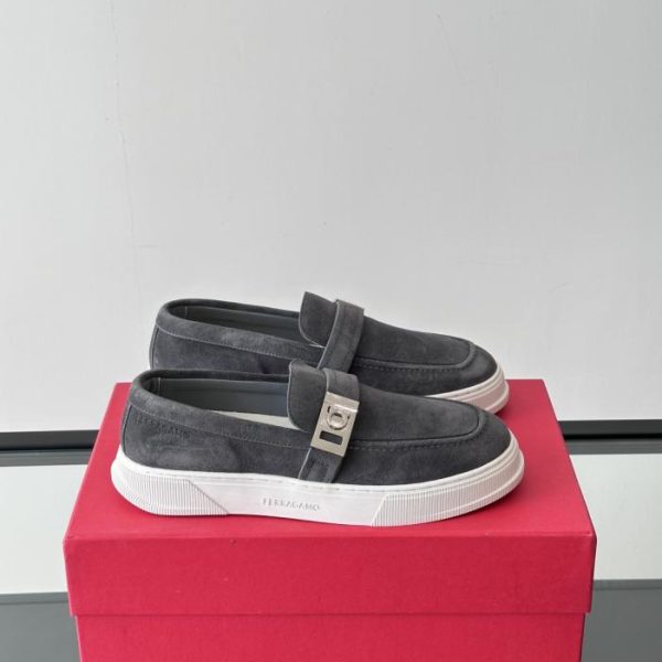 repliche,replica,perfette,siti di,affidabili,migliori siti,dove comprare,1:1,scarpe da ginnastica Contatore / La nuova scarpa da passeggio urbana in pelle scamosciata di Ferragamo (C3GGR)