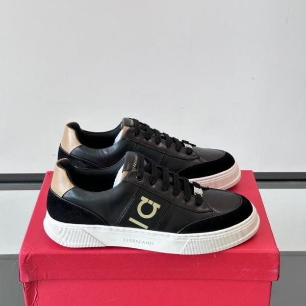 repliche,replica,perfette,siti di,affidabili,migliori siti,dove comprare,1:1,scarpe da ginnastica Contatore / Ferragamo, marchio di lusso di alta gamma, presenta le sneakers casual basse con plateau da uomo (G19E8).