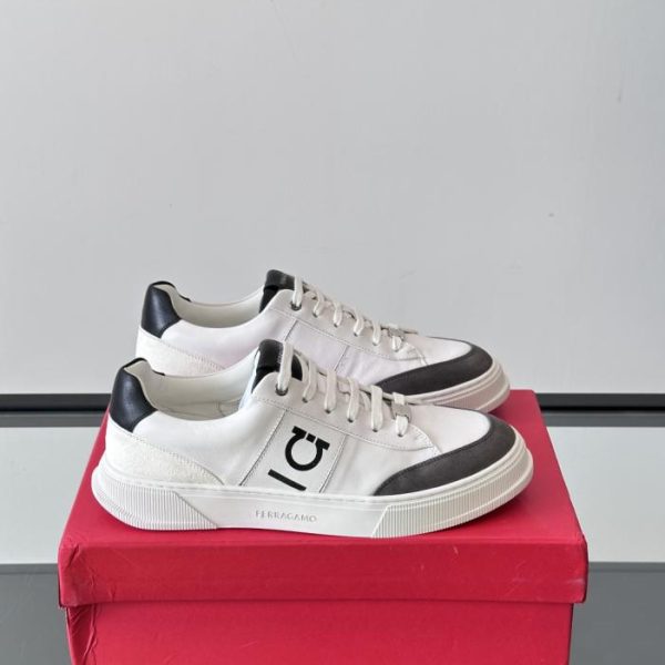 repliche,replica,perfette,siti di,affidabili,migliori siti,dove comprare,1:1,scarpe da ginnastica Contatore / Ferragamo, marchio di lusso di alta gamma, presenta le sneakers casual basse con plateau da uomo (X5JJT).