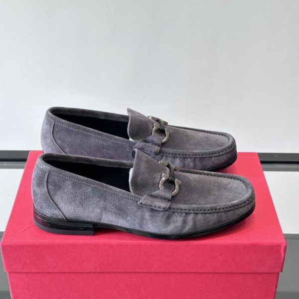 repliche,replica,perfette,siti di,affidabili,migliori siti,dove comprare,1:1,scarpe da ginnastica Contatore / La nuova scarpa da passeggio urbana in pelle scamosciata di Ferragamo (YR1RX)