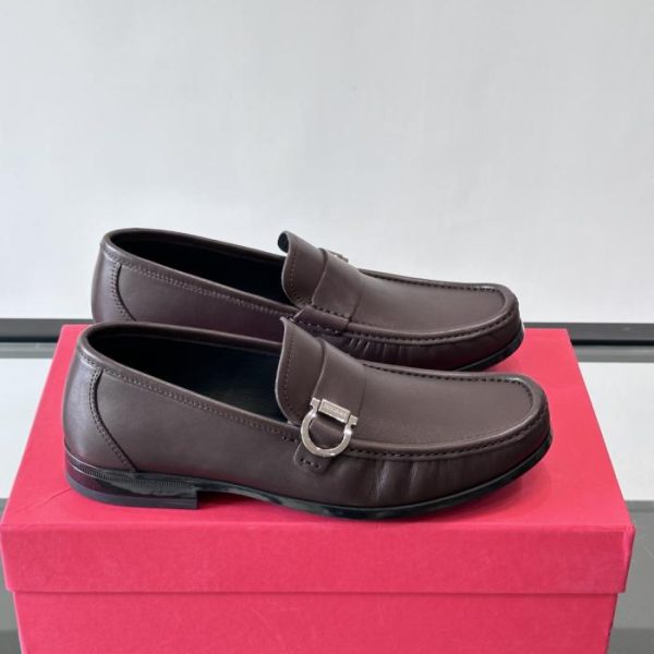 repliche,replica,perfette,siti di,affidabili,migliori siti,dove comprare,1:1,scarpe da ginnastica Contatore / Scarpe casual in pelle da uomo di alta qualità Ferragamo (YG40A)