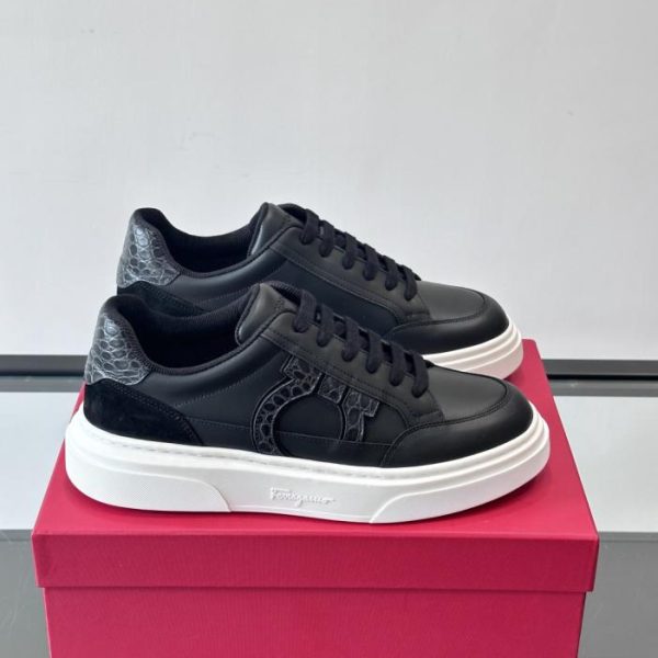 repliche,replica,perfette,siti di,affidabili,migliori siti,dove comprare,1:1,scarpe da ginnastica Contatore / Sneakers Ferragamo Gancini da uomo – Sneakers basse (2XM22)