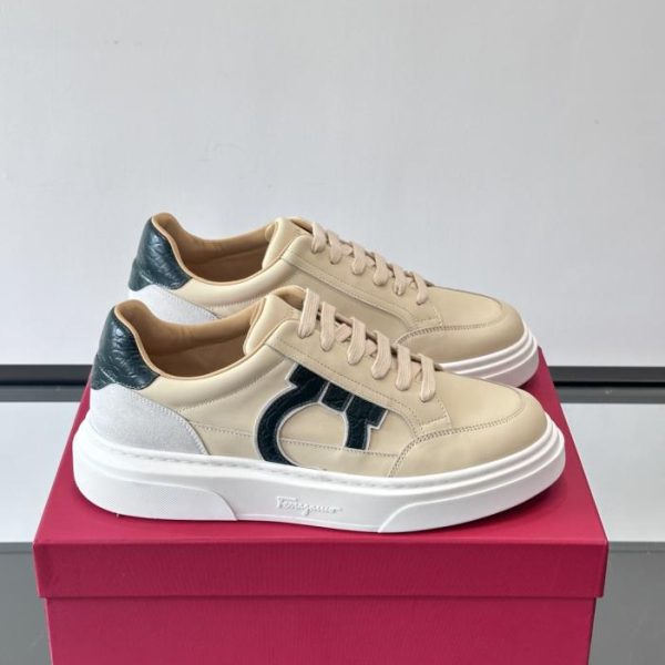 repliche,replica,perfette,siti di,affidabili,migliori siti,dove comprare,1:1,scarpe da ginnastica Contatore / Sneakers Ferragamo Gancini da uomo – Basse (526HA)
