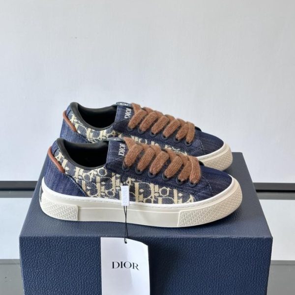 Contatore / Le sneakers B33 di Dior sono delle classiche scarpe da tennis (BS2EV).