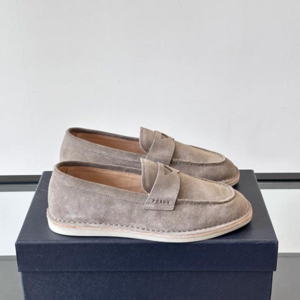 repliche,replica,perfette,siti di,affidabili,migliori siti,dove comprare,1:1,scarpe da ginnastica Contatore / Sneakers basse casual con plateau da uomo Prada in pelle di vitello scamosciata (41O04)