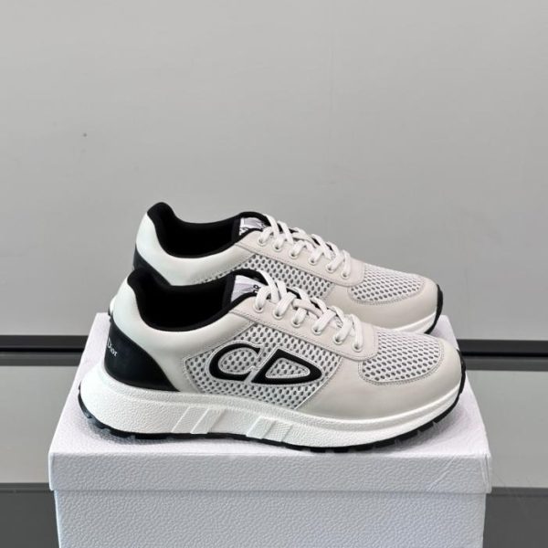 Contatore / Le nuove sneakers casual di Christian Dior (G86TI)