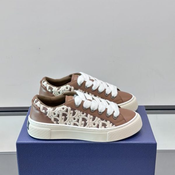 Contatore / Le sneakers B33 di Dior sono delle classiche scarpe da tennis (DVVJU).