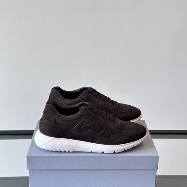 repliche,replica,perfette,siti di,affidabili,migliori siti,dove comprare,1:1,scarpe da ginnastica Contatore / Le nuove sneakers basse da uomo di Hogan, serie 261, con logo “H” interamente in pelle (YLCD1) sul lato esterno.