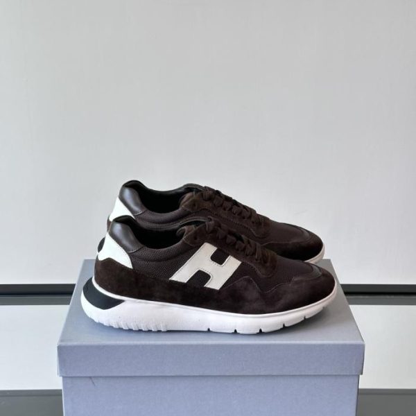 repliche,replica,perfette,siti di,affidabili,migliori siti,dove comprare,1:1,scarpe da ginnastica Contatore / Le nuove sneakers basse da uomo di Hogan, serie 261, con logo “H” interamente in pelle (0DUXQ) sul lato esterno.